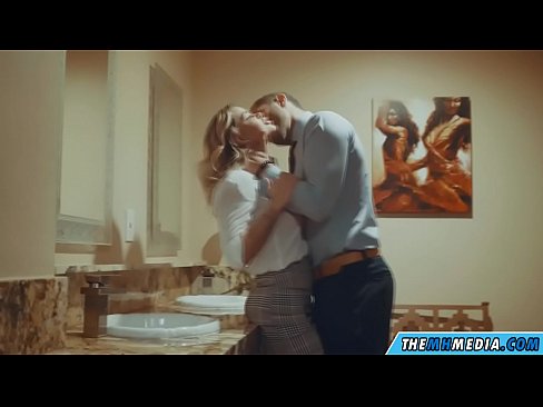 ❤️ Кад те прсата плавуша заведе у јавном тоалету ❤ Порно на sr.hentai-id.ru ﹏